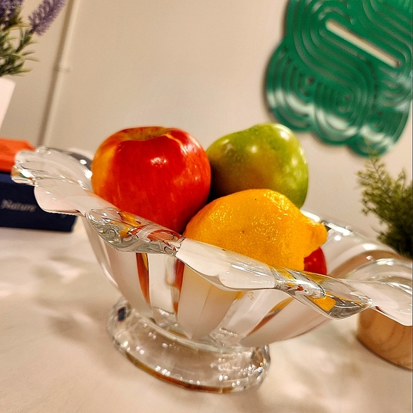 Scalloped Vintage Glass Bowl - Picture 5 of 7